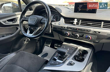 Внедорожник / Кроссовер Audi Q7 2016 в 
