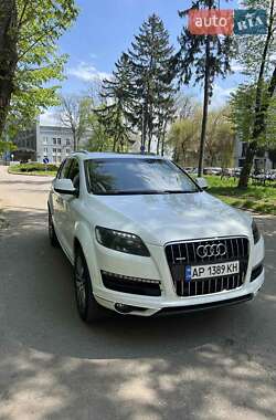 Внедорожник / Кроссовер Audi Q7 2013 в 
