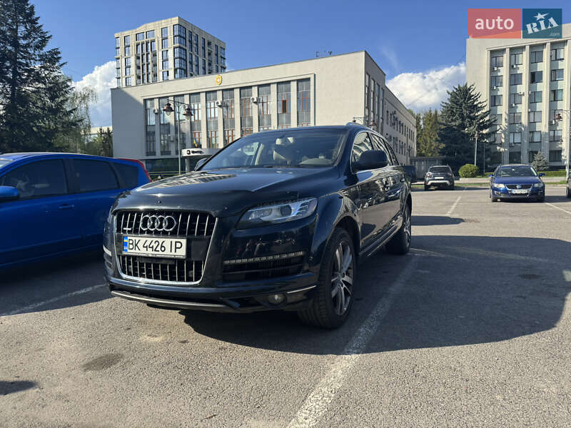 Позашляховик / Кросовер Audi Q7 2012 в Рівному