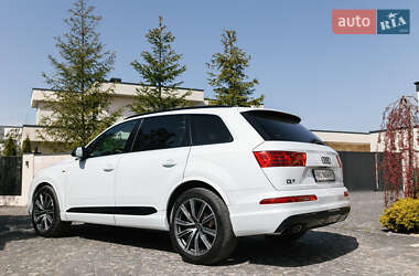 Внедорожник / Кроссовер Audi Q7 2017 в 