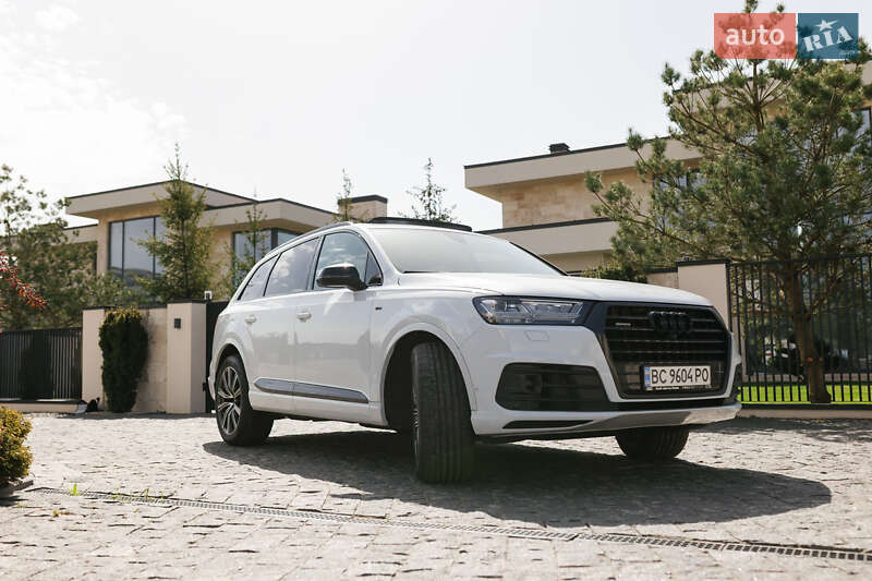 Позашляховик / Кросовер Audi Q7 2017 в Львові