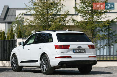 Внедорожник / Кроссовер Audi Q7 2017 в 