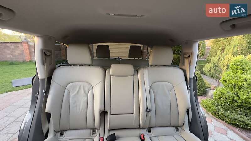 Позашляховик / Кросовер Audi Q7 2011 в Острозі