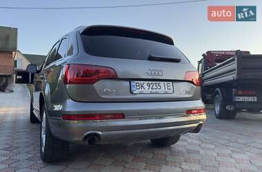 Позашляховик / Кросовер Audi Q7 2011 в Острозі