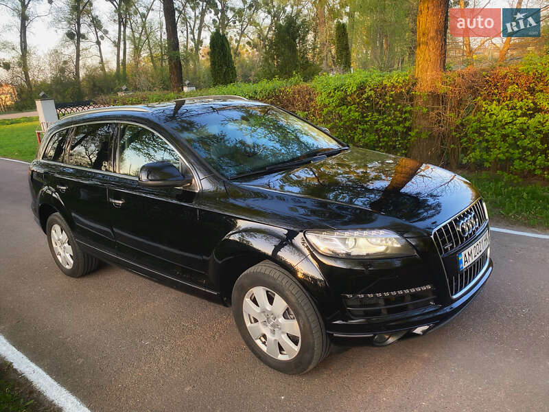 Внедорожник / Кроссовер Audi Q7 2013 в Киеве