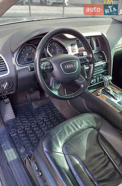 Внедорожник / Кроссовер Audi Q7 2012 в 