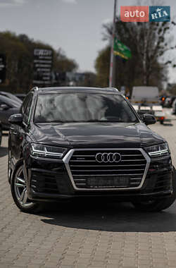 Позашляховик / Кросовер Audi Q7 2015 в 