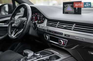 Позашляховик / Кросовер Audi Q7 2015 в 