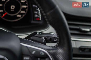 Позашляховик / Кросовер Audi Q7 2015 в 