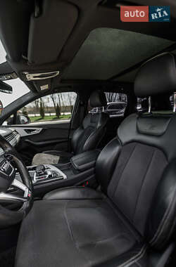 Позашляховик / Кросовер Audi Q7 2015 в 