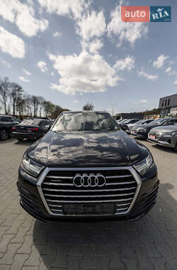 Позашляховик / Кросовер Audi Q7 2015 в 