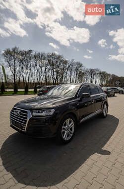 Позашляховик / Кросовер Audi Q7 2015 в 