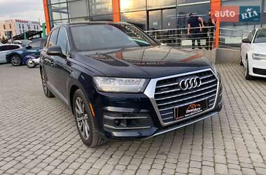 Внедорожник / Кроссовер Audi Q7 2016 в 