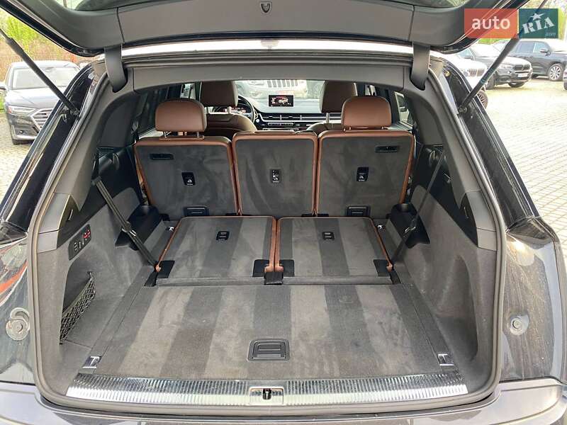 Позашляховик / Кросовер Audi Q7 2016 в Львові
