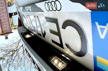 Позашляховик / Кросовер Audi Q7 2012 в 