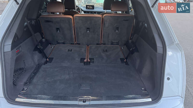 Внедорожник / Кроссовер Audi Q7 2019 в Киеве