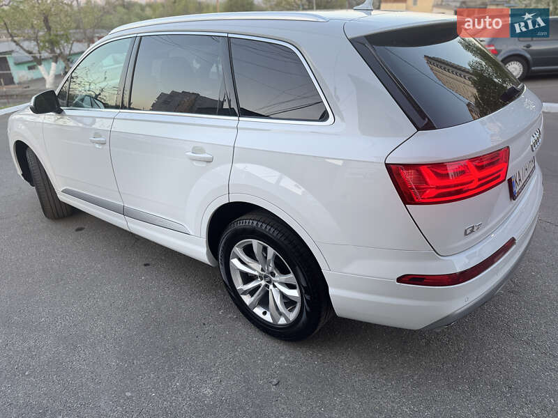 Внедорожник / Кроссовер Audi Q7 2019 в Киеве