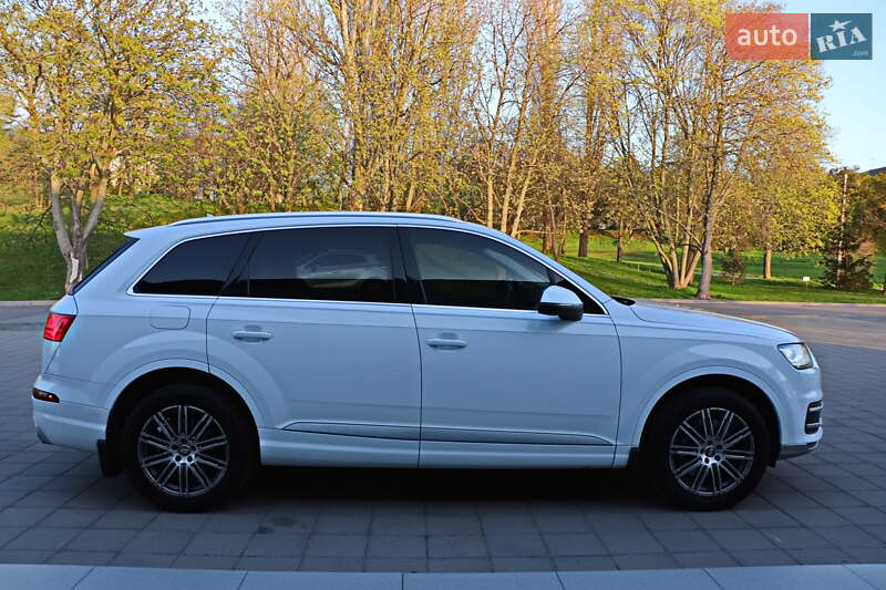 Внедорожник / Кроссовер Audi Q7 2017 в Кременчуге