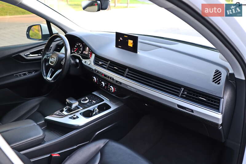 Внедорожник / Кроссовер Audi Q7 2017 в Кременчуге