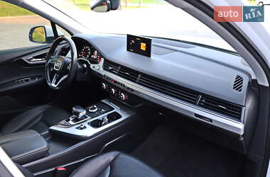 Внедорожник / Кроссовер Audi Q7 2017 в 