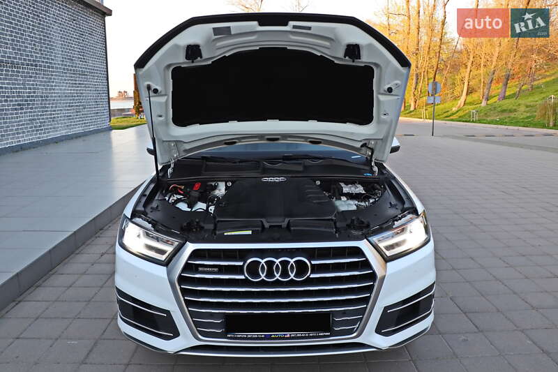 Внедорожник / Кроссовер Audi Q7 2017 в Кременчуге