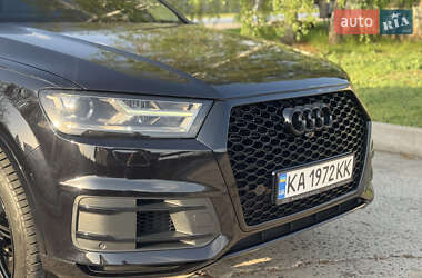 Внедорожник / Кроссовер Audi Q7 2017 в 