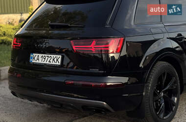 Внедорожник / Кроссовер Audi Q7 2017 в 