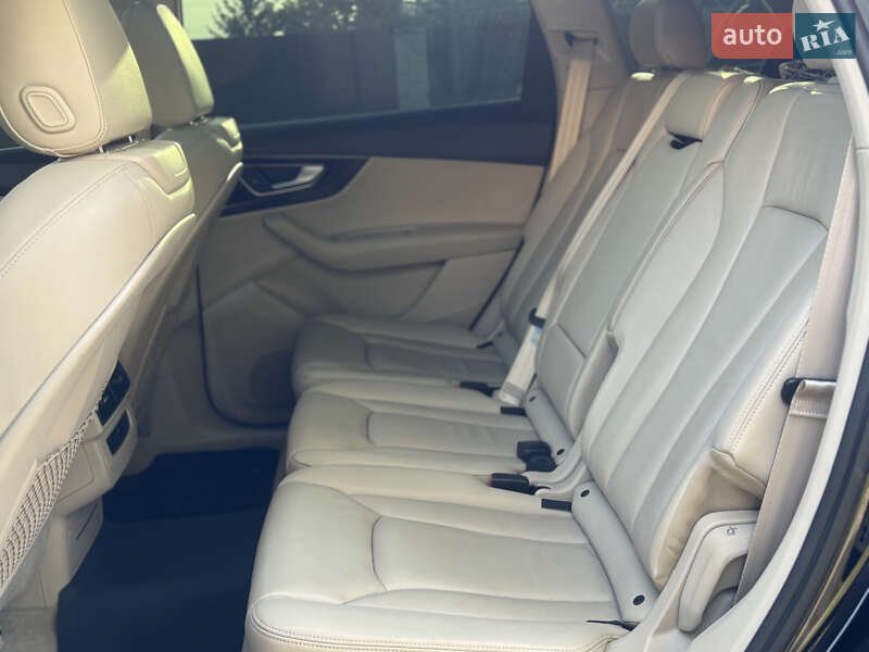 Внедорожник / Кроссовер Audi Q7 2017 в Южноукраинске