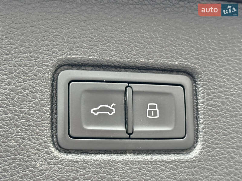 Позашляховик / Кросовер Audi Q7 2015 в Києві