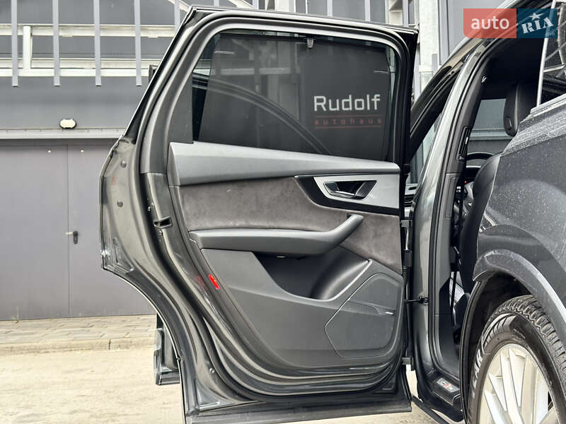 Позашляховик / Кросовер Audi Q7 2015 в Києві