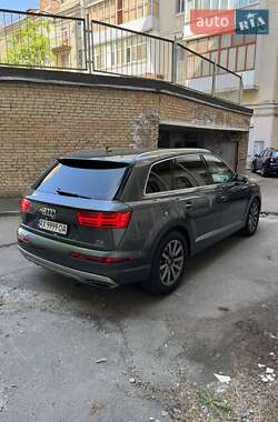 Позашляховик / Кросовер Audi Q7 2017 в 