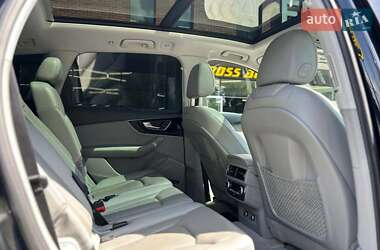 Позашляховик / Кросовер Audi Q7 2017 в 