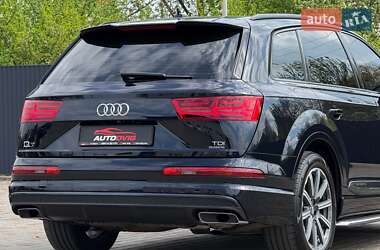 Внедорожник / Кроссовер Audi Q7 2016 в 