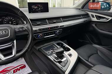 Внедорожник / Кроссовер Audi Q7 2016 в 