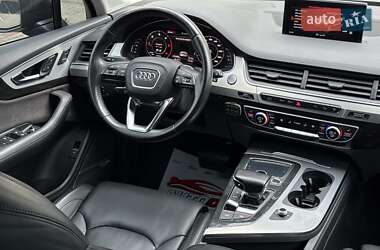 Внедорожник / Кроссовер Audi Q7 2016 в 