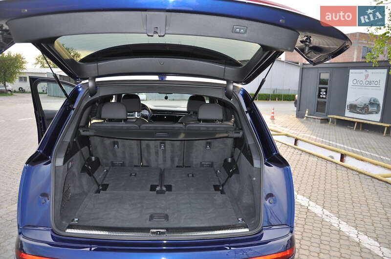 Позашляховик / Кросовер Audi Q7 2020 в Чернівцях