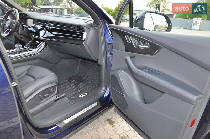 Внедорожник / Кроссовер Audi Q7 2020 в Черновцах