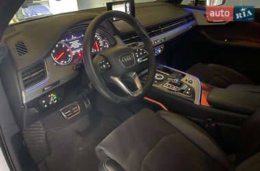 Внедорожник / Кроссовер Audi Q7 2016 в 