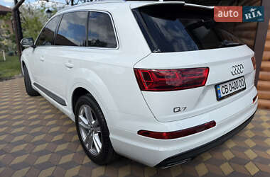 Внедорожник / Кроссовер Audi Q7 2016 в 