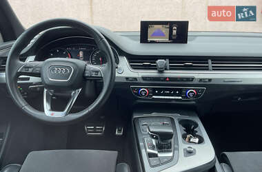 Внедорожник / Кроссовер Audi Q7 2016 в 