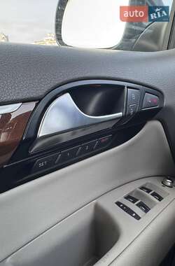 Позашляховик / Кросовер Audi Q7 2010 в 