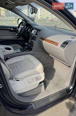 Позашляховик / Кросовер Audi Q7 2010 в 