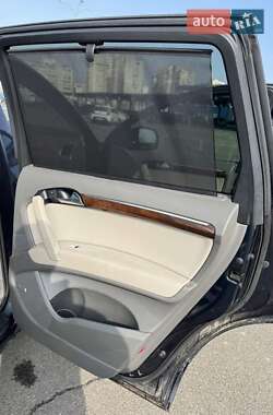 Позашляховик / Кросовер Audi Q7 2010 в 