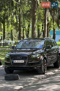 Позашляховик / Кросовер Audi Q7 2011 в 