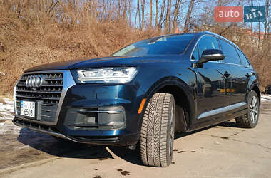 Внедорожник / Кроссовер Audi Q7 2017 в 