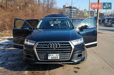 Внедорожник / Кроссовер Audi Q7 2017 в 