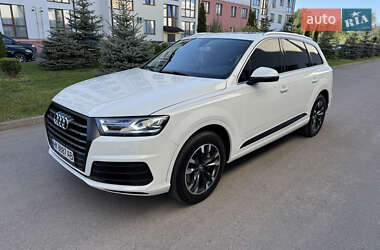 Внедорожник / Кроссовер Audi Q7 2016 в 