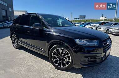 Внедорожник / Кроссовер Audi Q7 2015 в 