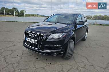 Позашляховик / Кросовер Audi Q7 2013 в 