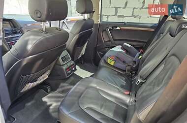Позашляховик / Кросовер Audi Q7 2013 в 